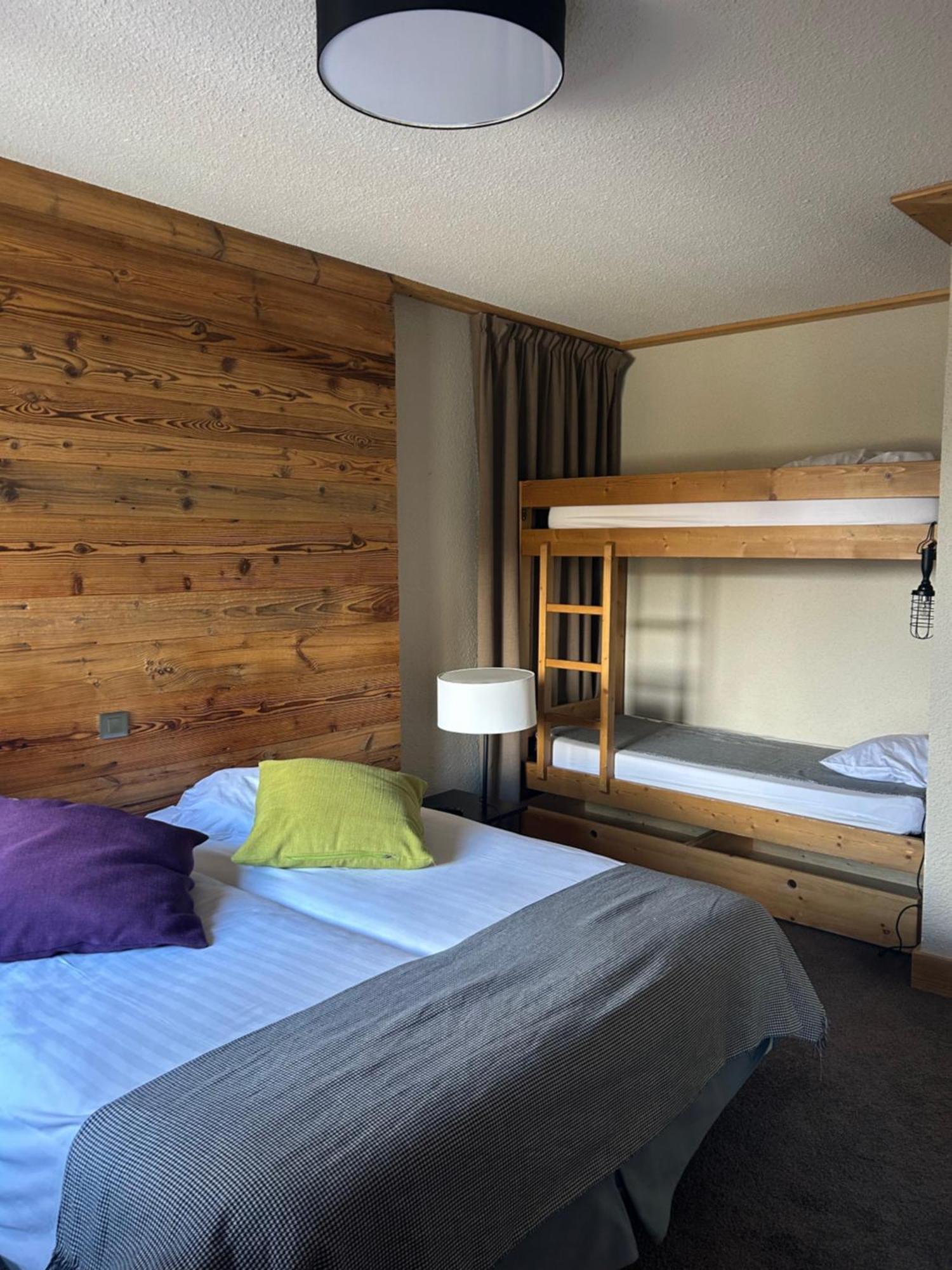 Hillary Hotel